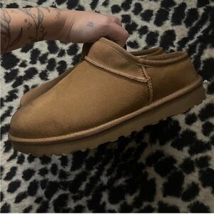 UGG ULTRA MINIS- Never Worn